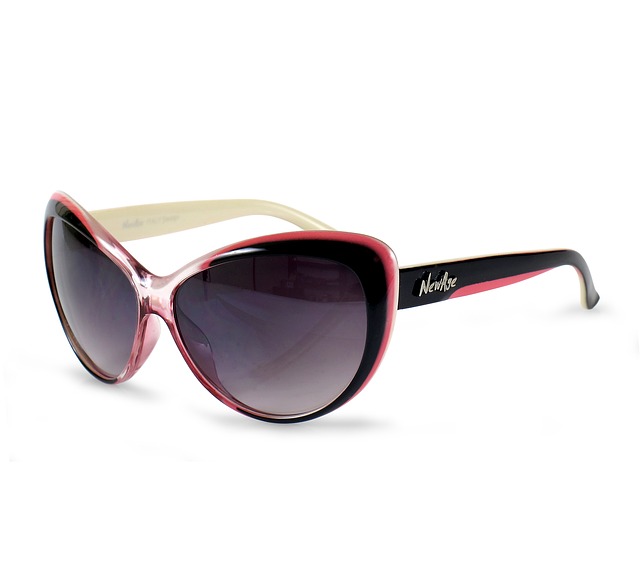 sunglasses-178153_640.jpg